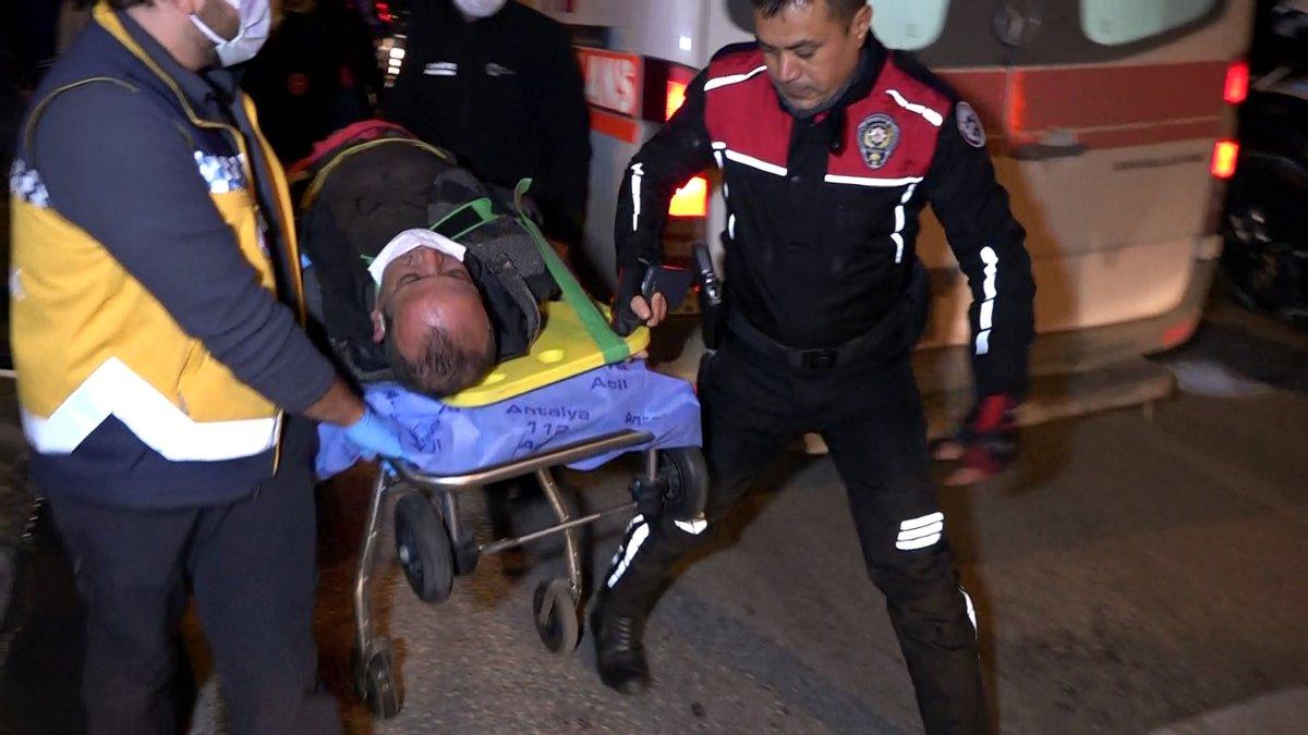 Antalya'da eski eşi tabancayla kapıya dayandı