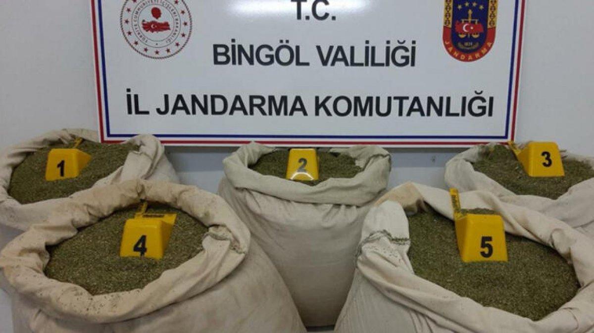 Bingöl'de teröristlere ait sığınaklarda 135 kilo esrar ele geçirildi