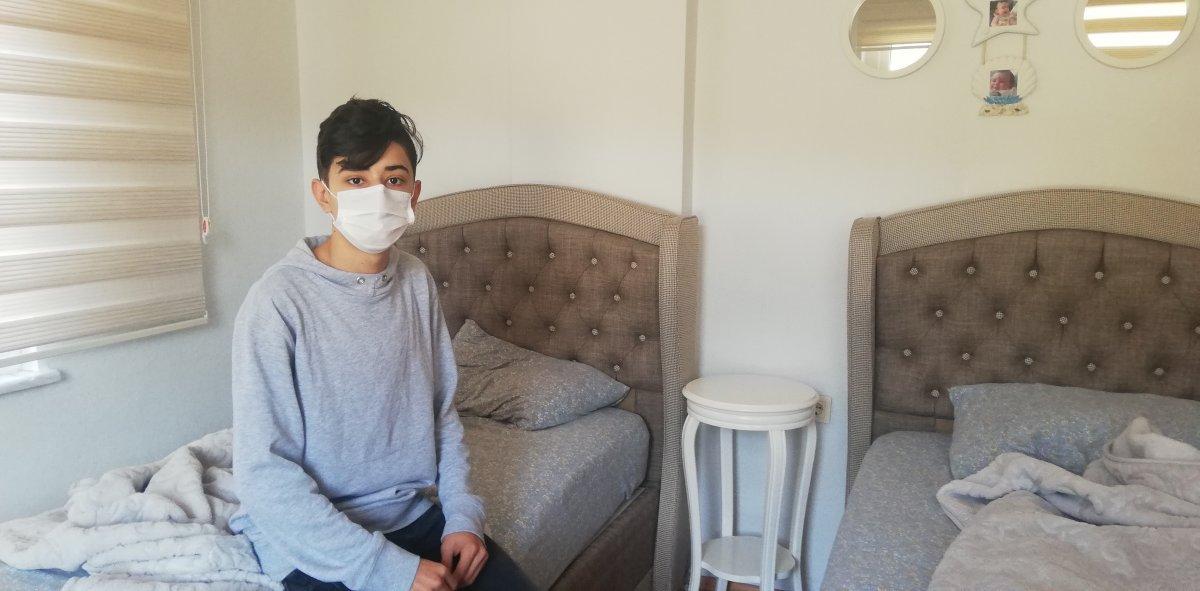 Sarıyer’de içeridekiler uyurken evi soyan maskeli hırsızlar kamerada