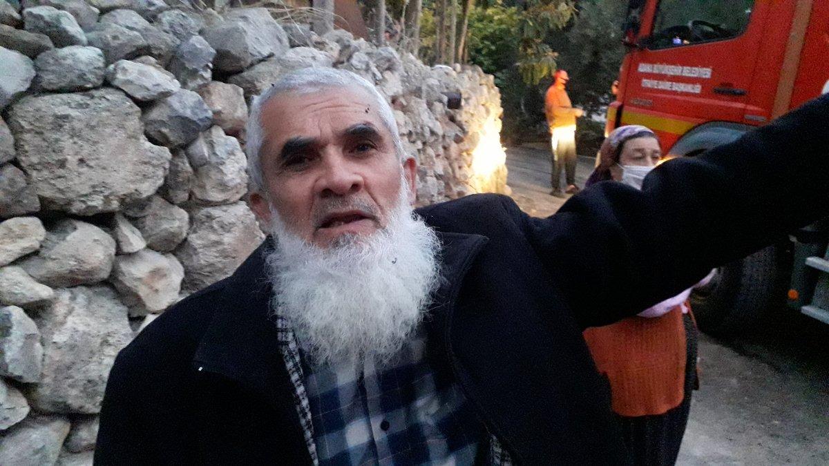 Adana'da yaşlı adam, evinin yanışını çaresizce izledi