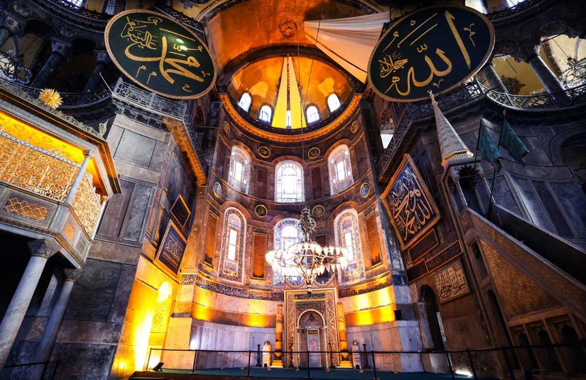 Cumhurbaşkanı Erdoğan, Ayasofya Camii'ne hat tablosu bağışladı