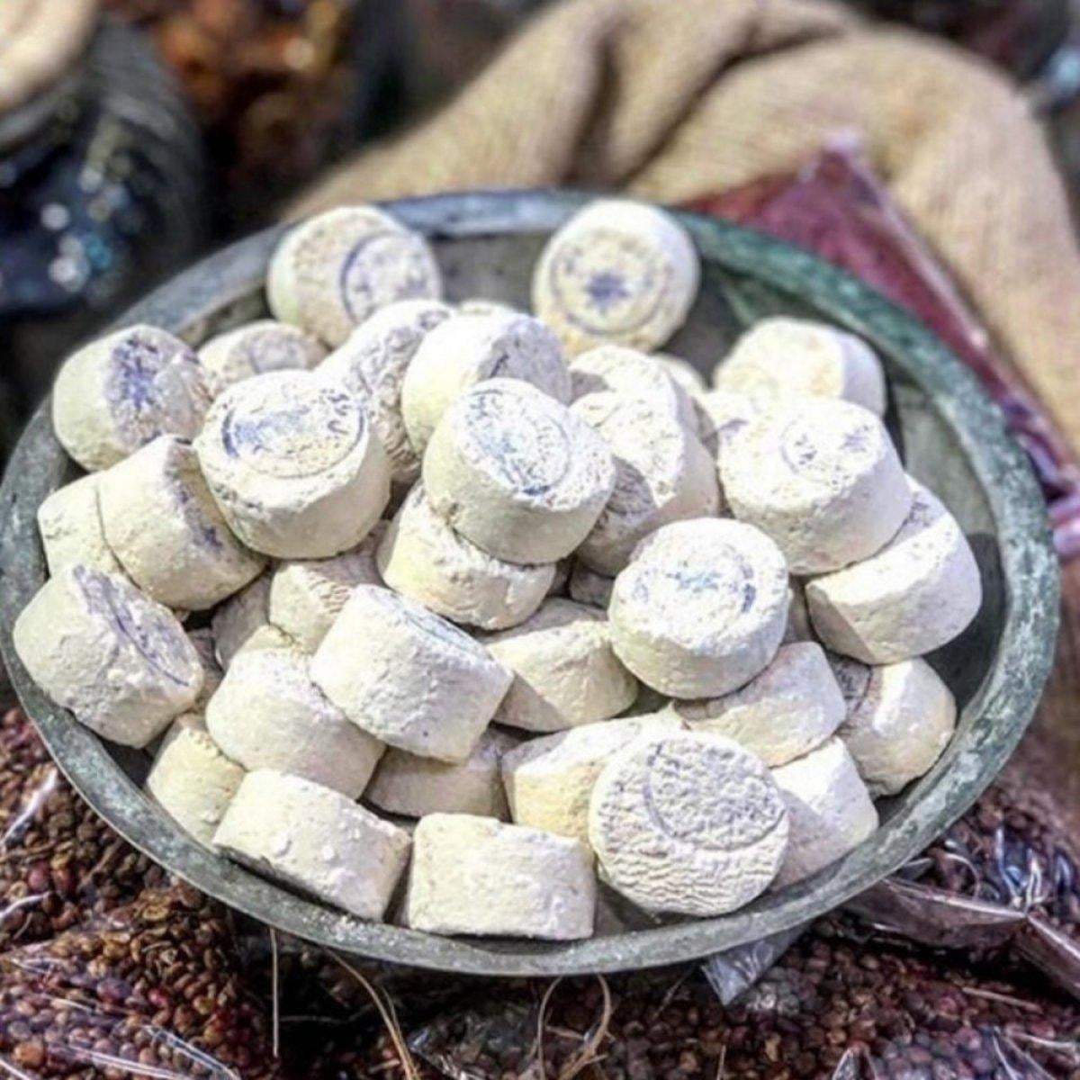 Ruşur taşı nedir, faydaları nelerdir? Cilt beyazlatan Ruşur taşı nasıl kullanılır?