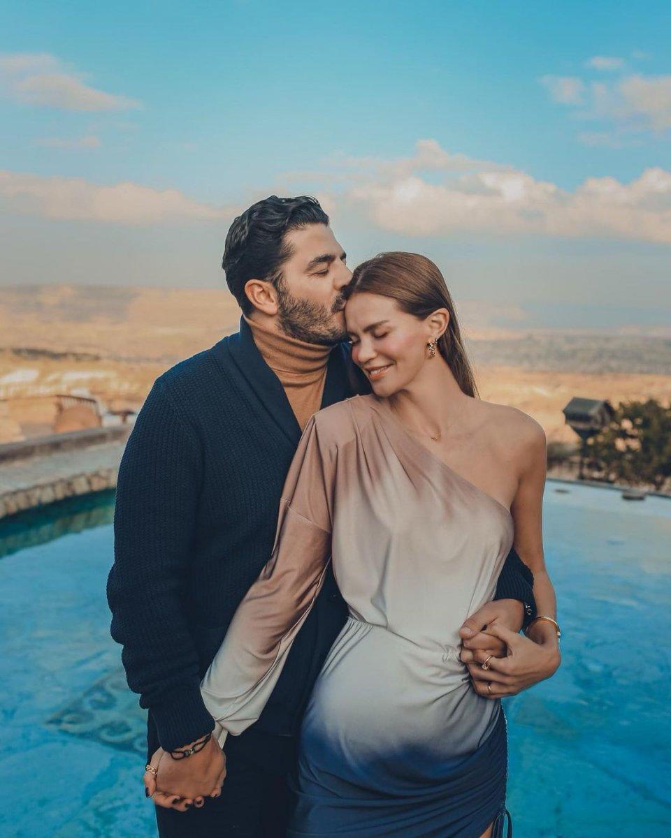 Ebru Şallı, Kapakdokya'da mini elbisesiyle poz verdi