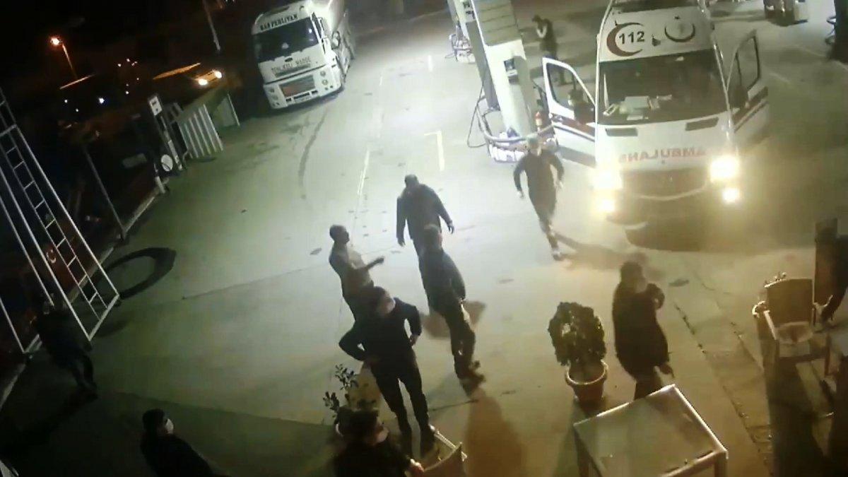 Sakarya'da akaryakıt istasyonunda silahlı kavga