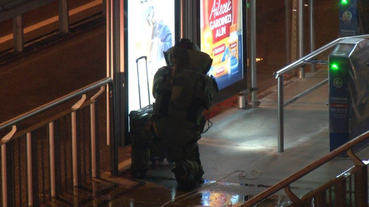 Çağlayan Metrobüs durağında bomba paniği