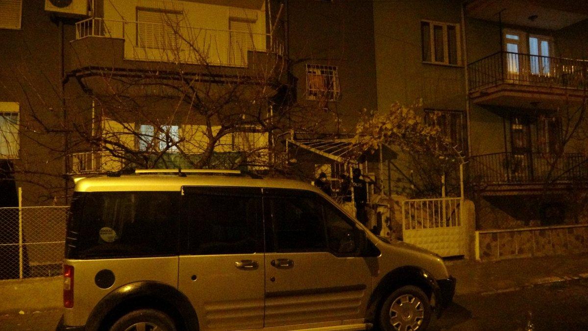 Uşak’ta alkollü şahıs, yanlışlıkla kendisini vurdu