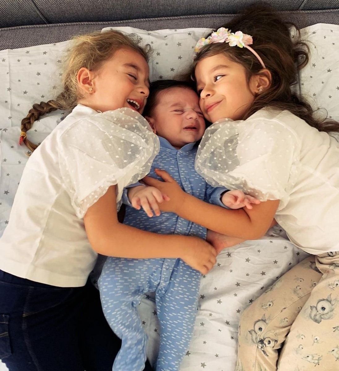 Ebru Şancı 3 aylık oğluyla mutfakta