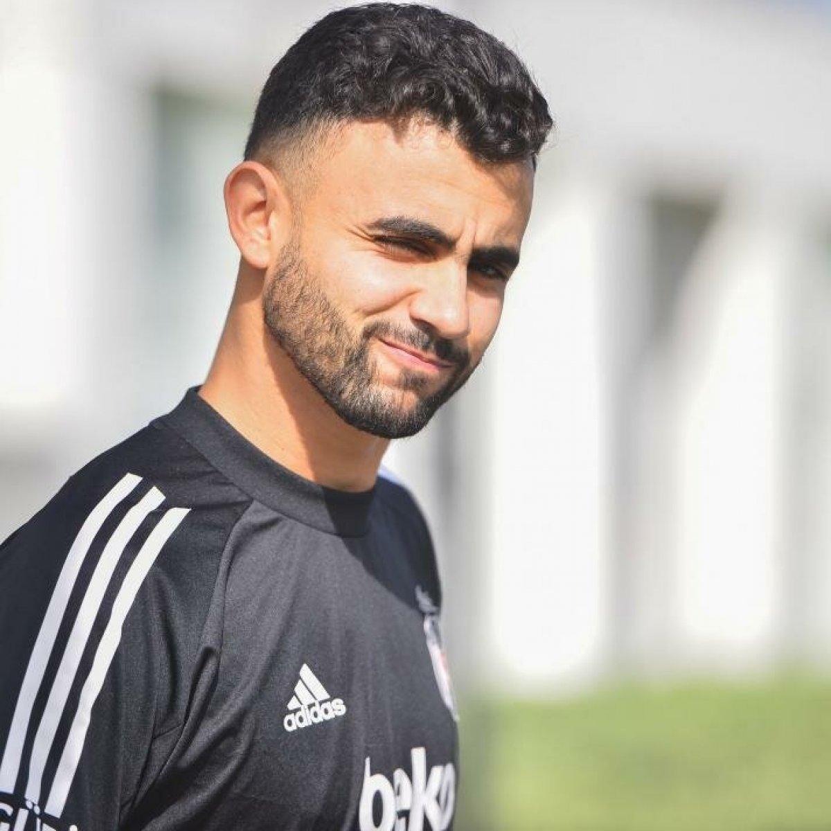 Ghezzal'a 'Beşiktaş'ta kalacak mısın' diye soruldu