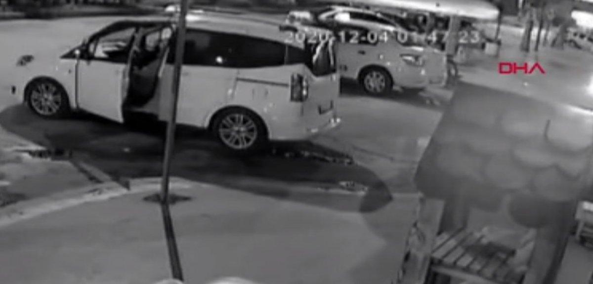 Adana’da 10 liraya götürmeyen taksicinin aracını çaldı