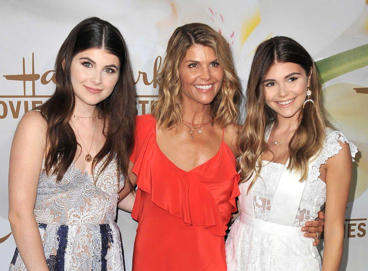 Lori Loughlin'in kızı Olivia Jade, üniversiteye kayıt skandalında özür diledi