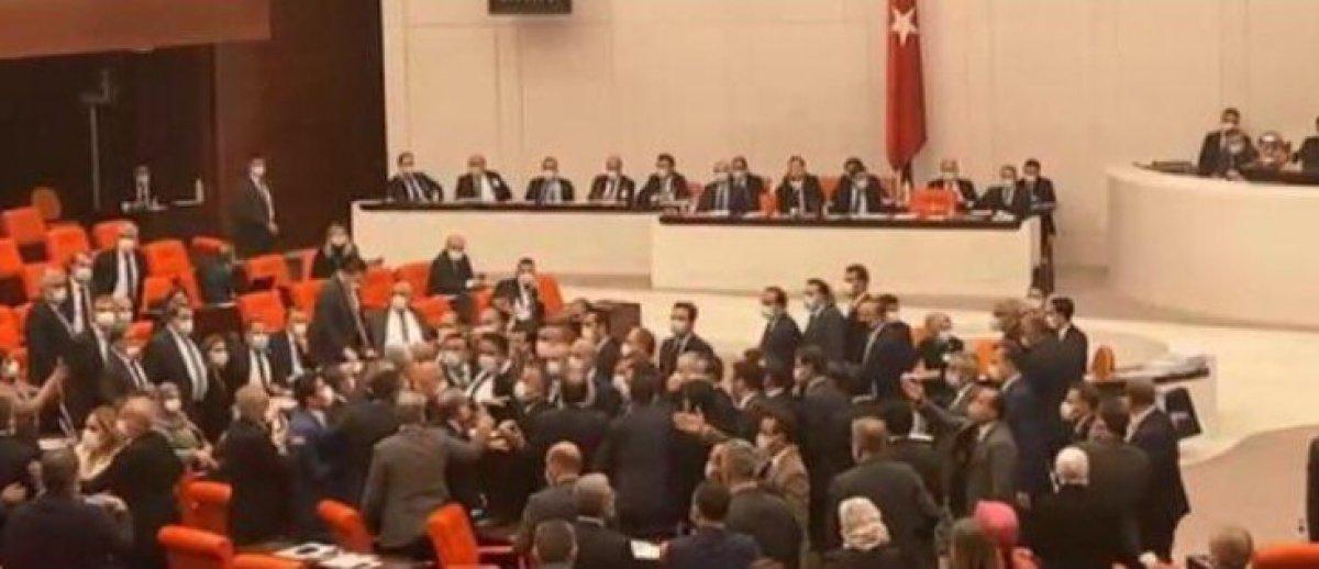 TBMM'deki bütçe görüşmelerinde arbede yaşandı