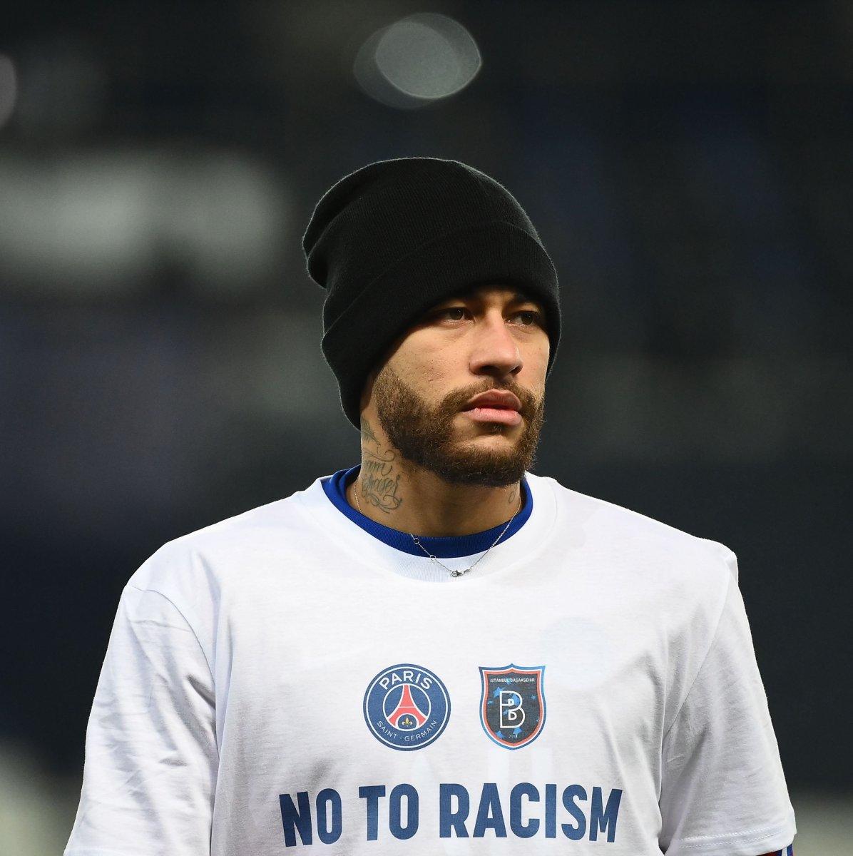 Başakşehir ve PSG'li futbolcular ırkçılığı protesto etti