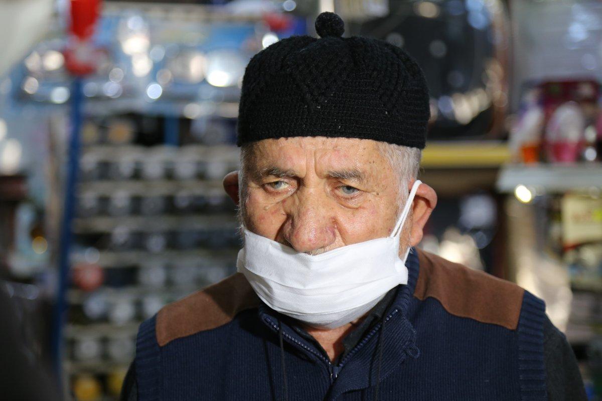 Kocaeli'de eczane çalışanı, yaşlı adamı kaldırıma böyle fırlattı