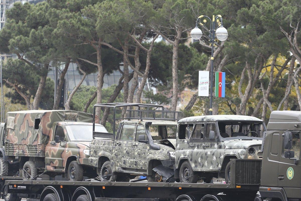 Azerbaycan'da askeri geçit töreni düzenlendi