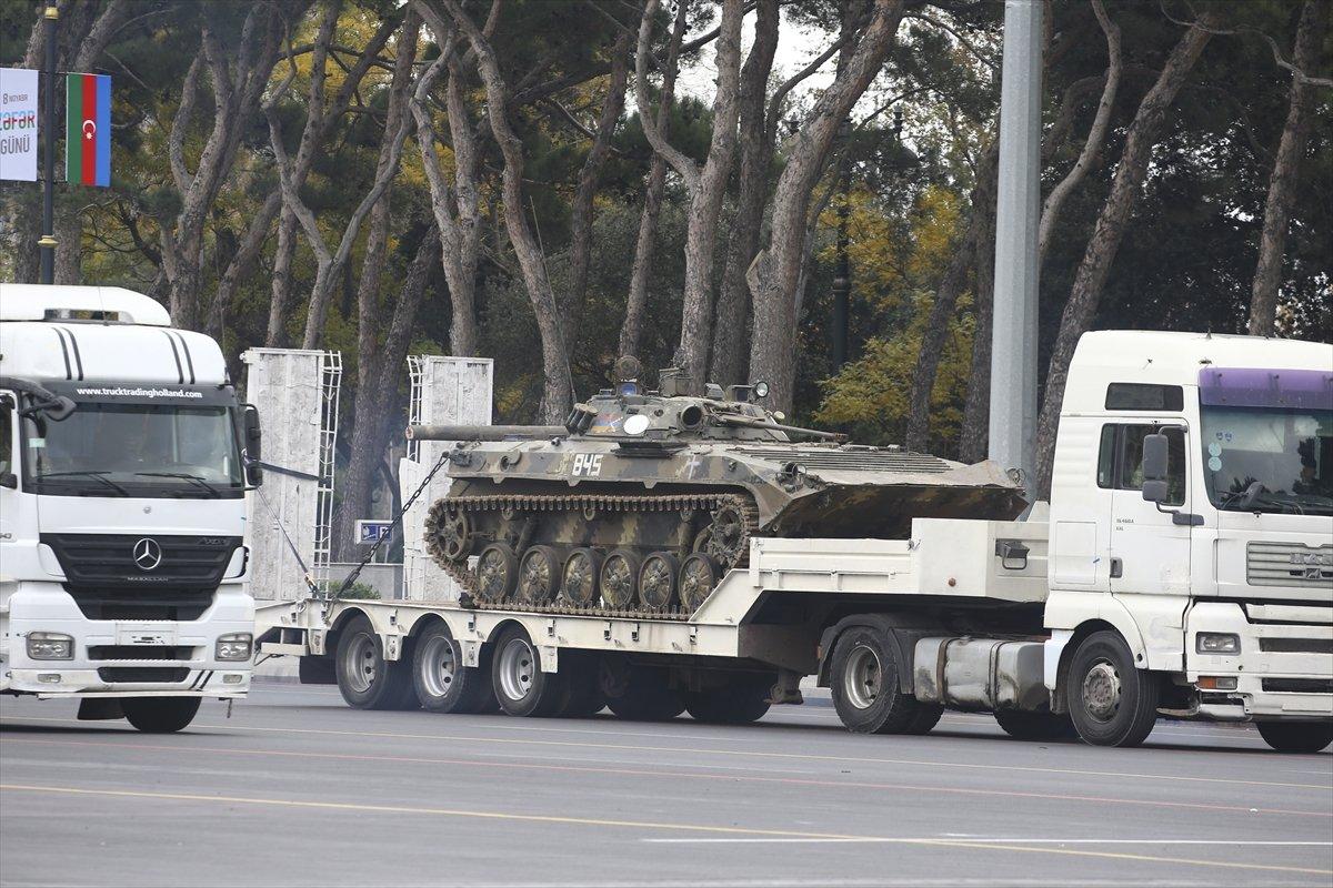 Azerbaycan'da askeri geçit töreni düzenlendi