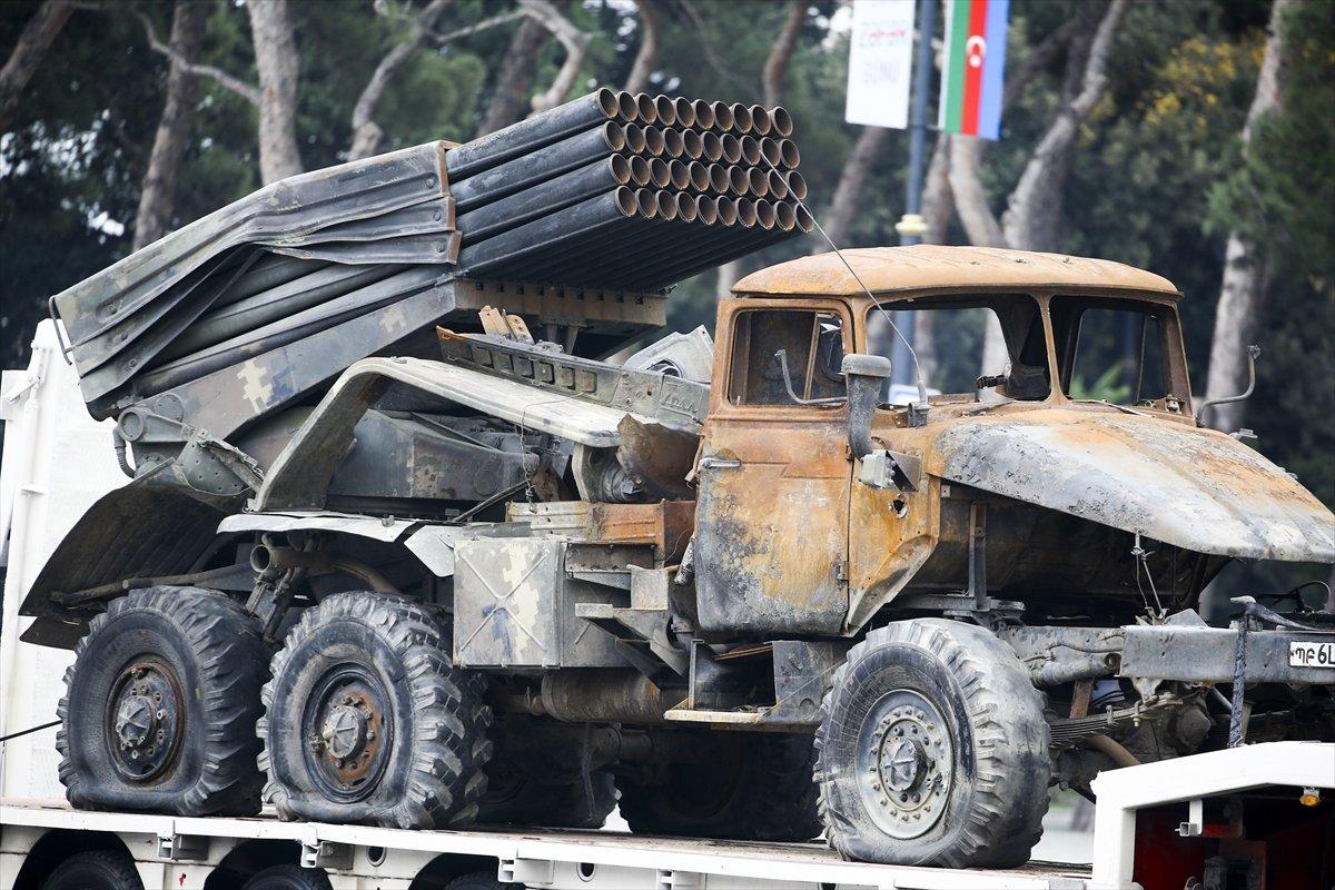 Azerbaycan'da askeri geçit töreni düzenlendi