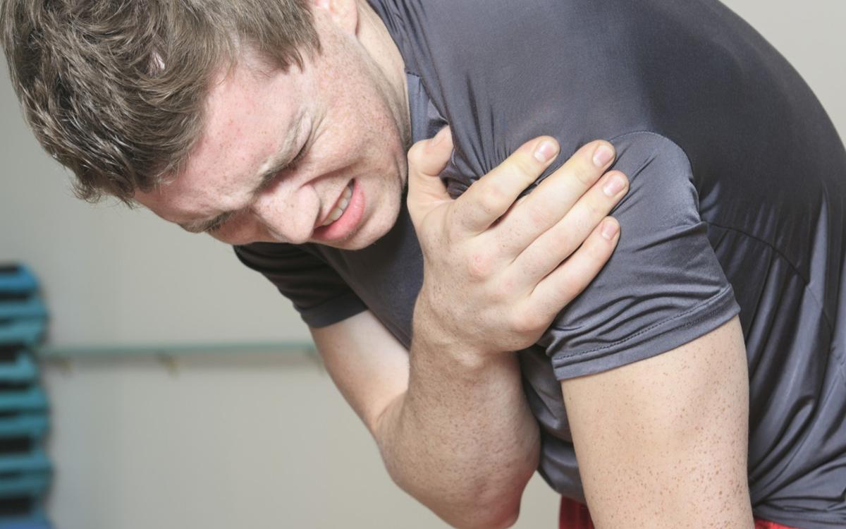 Sağ ve sol omuz ağrısı neden olur, nasıl geçer