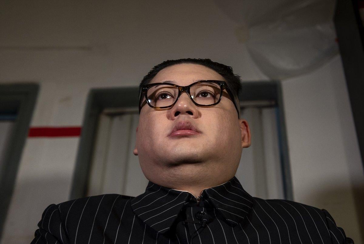 Kim Jong Un'un taklitçisi Howard X