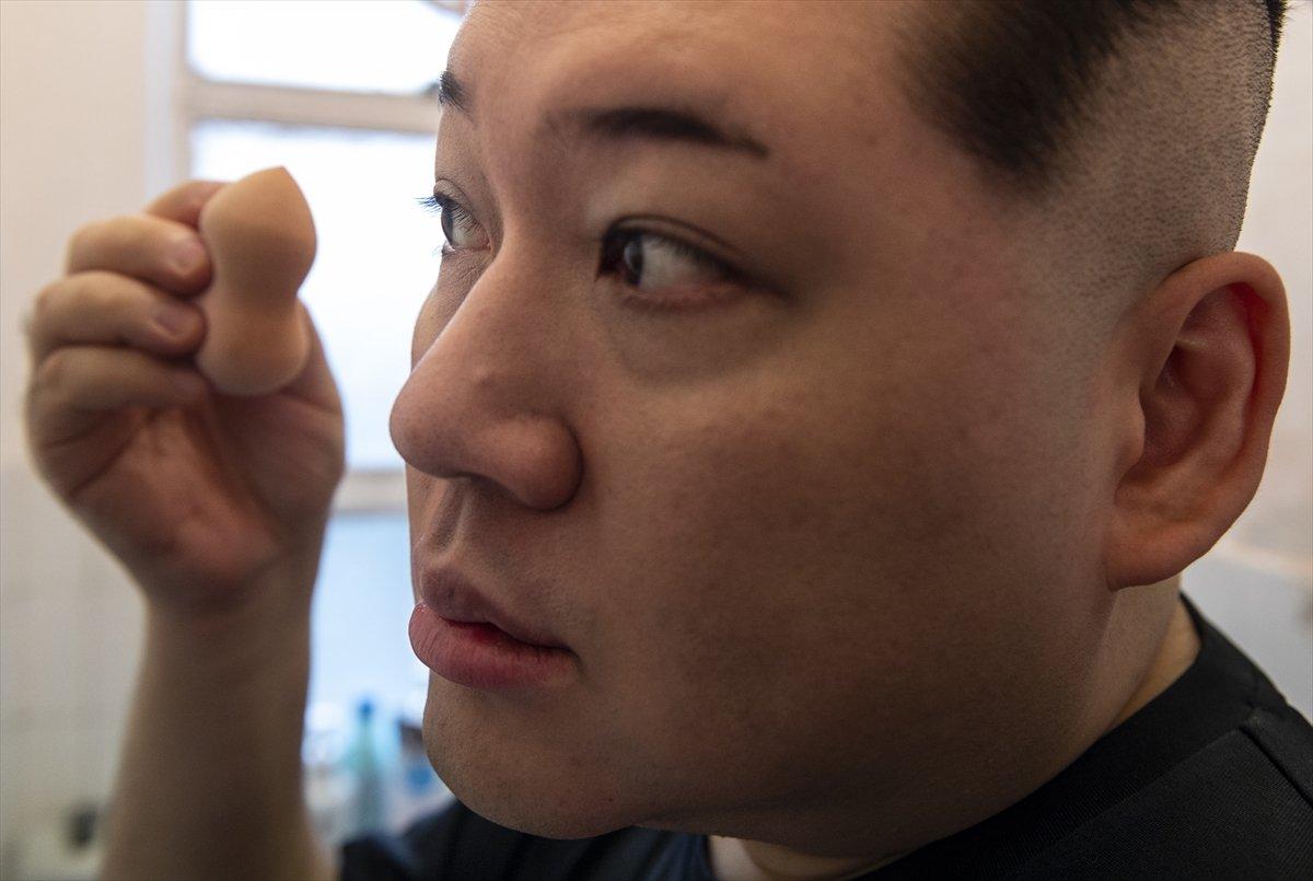 Kim Jong Un'un taklitçisi Howard X