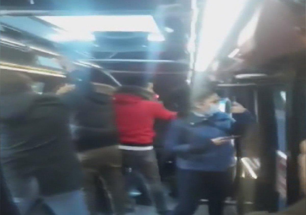 Esenyurt'ta minibüsçü aynasını kıran kamyoncuyu kovaladı