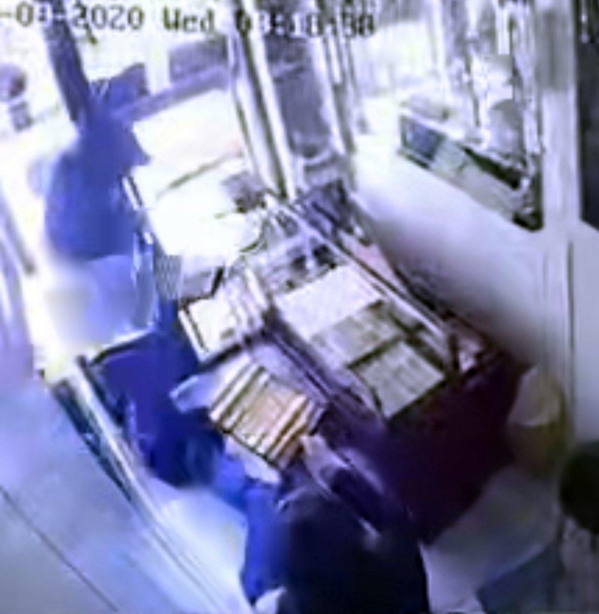 Fatih'te kuyumcu çalışanını darbedip, altınları çaldılar