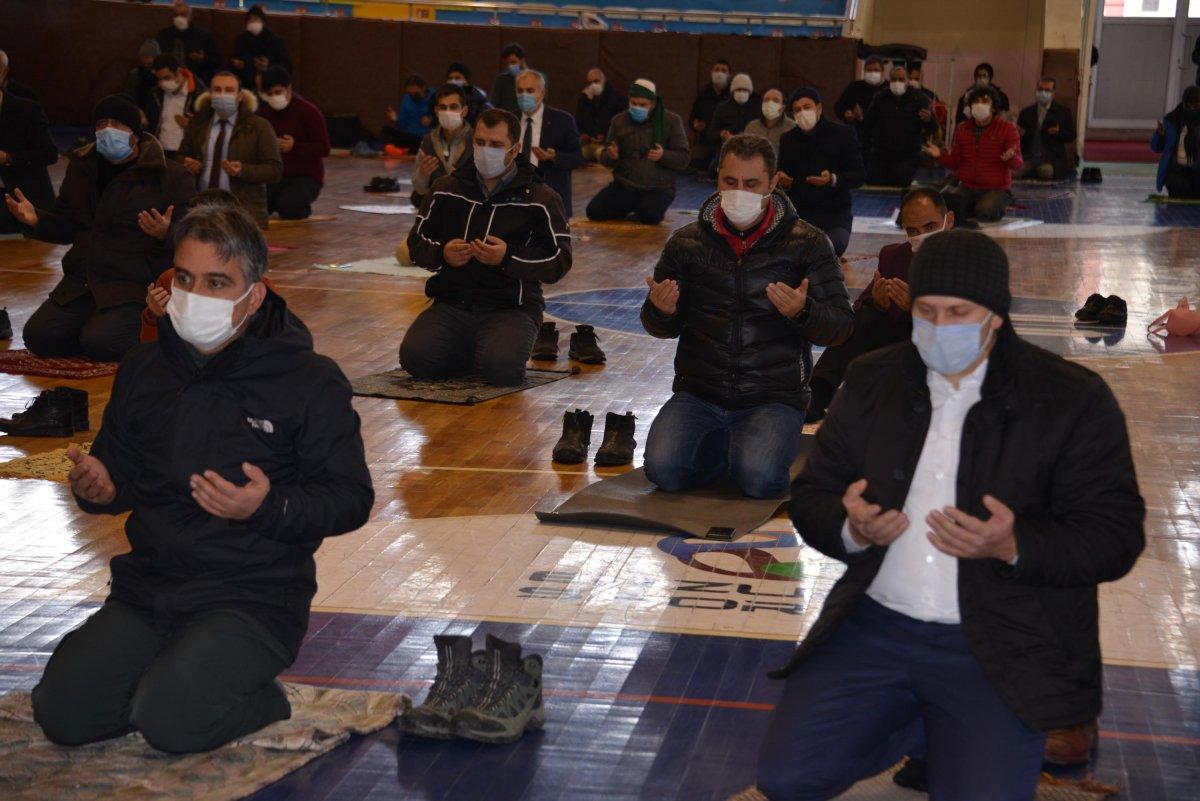 Erzurumlular hem yağmur hem de kar duası etti