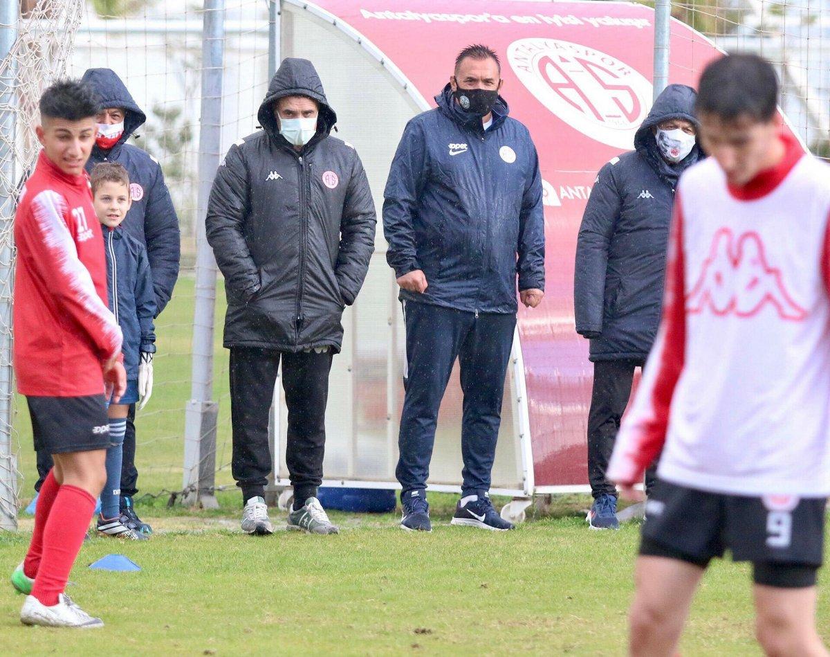 Antalyaspor'da Doğukan ve Bahadır 15 yaş altı takımıyla çalıştı