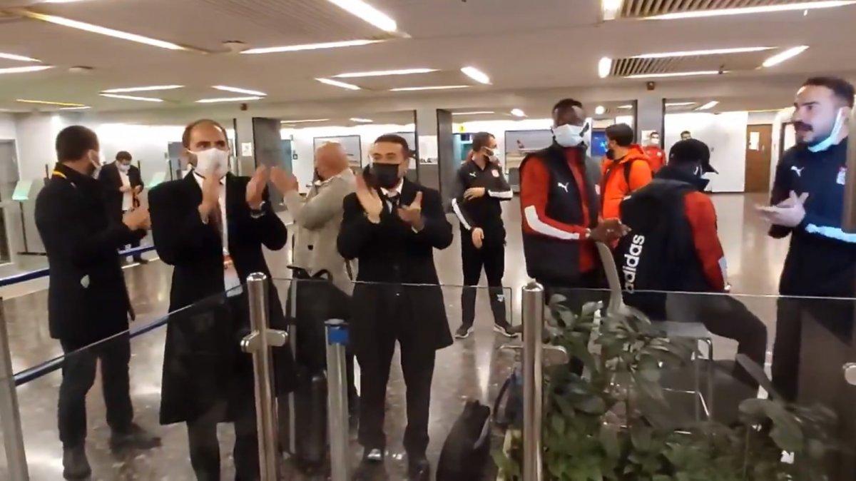 Sivasspor kafilesine İsrail'de kalkış yasağı