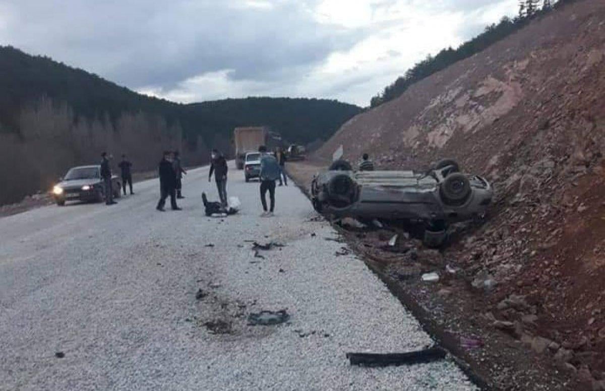 Kütahya’da otomobil takla attı: 2 ölü