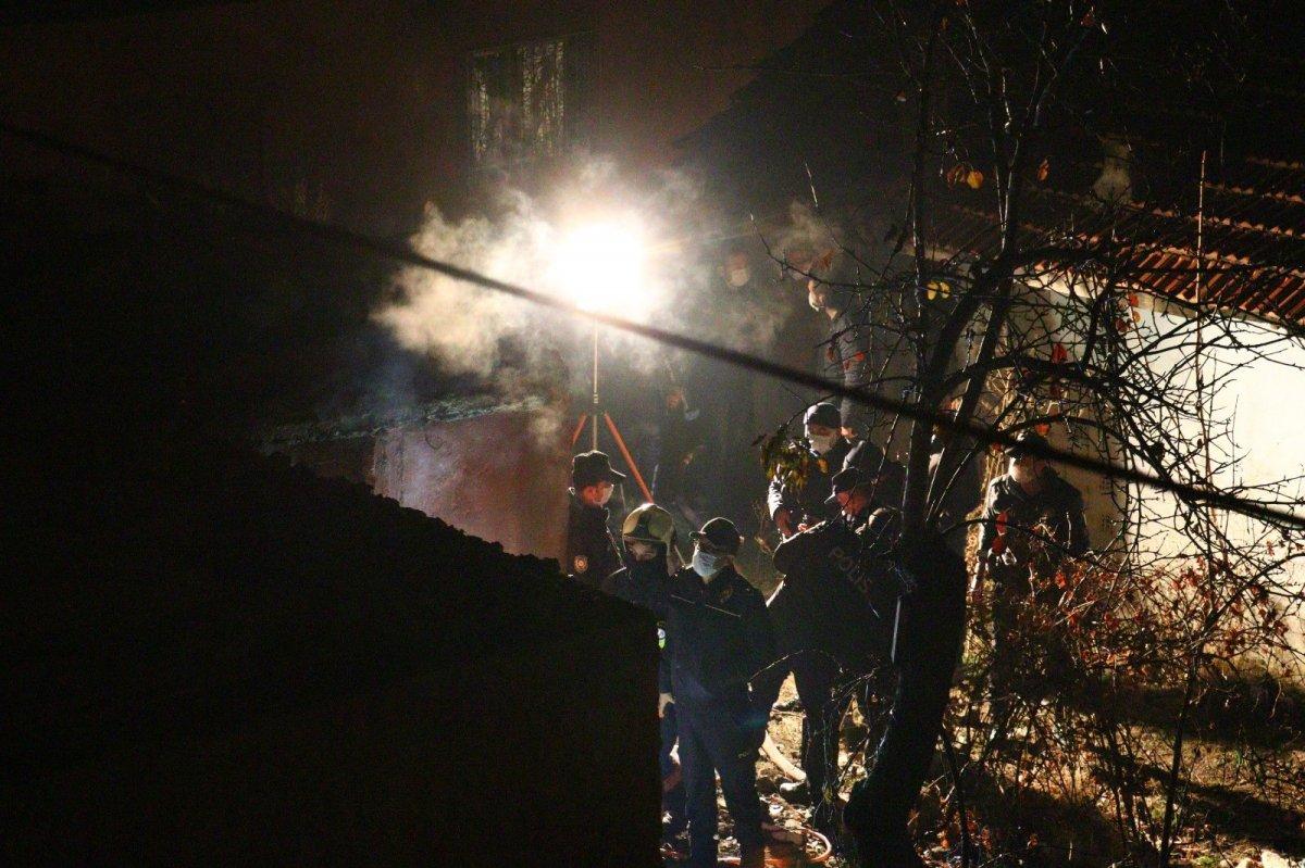 Ankara'da evden kovulan genç, kaldığı barakada yanarak öldü
