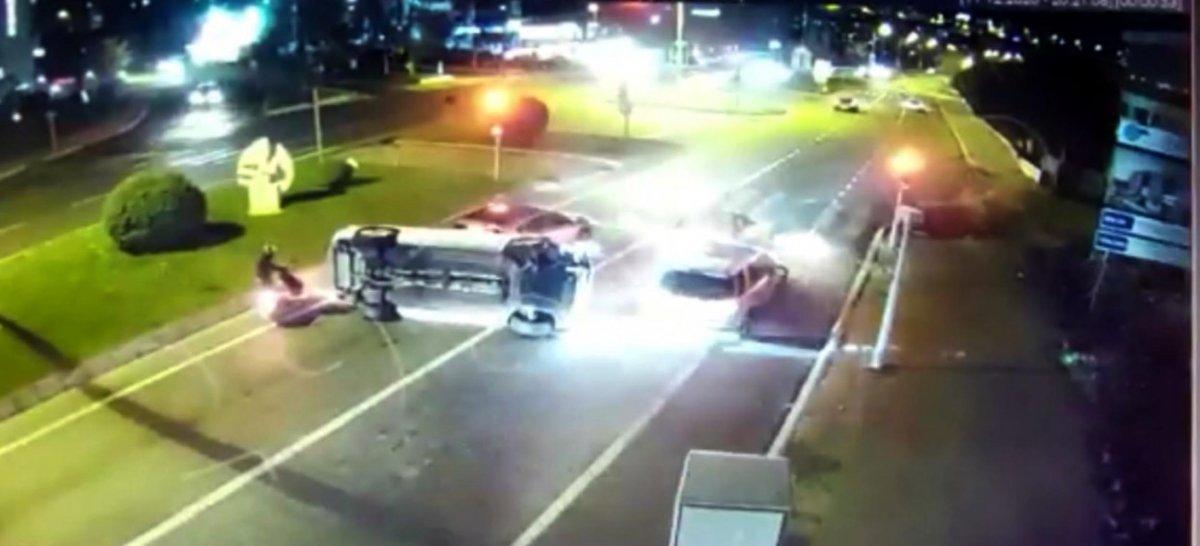 Tekirdağ'da cip, kırmızı ışıkta bekleyen araçlara çarptı