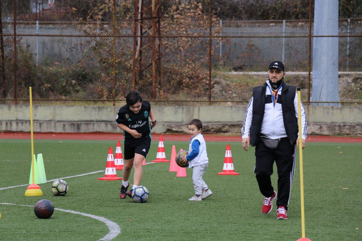 Karabük'te çocuklarına hayranı olduğu Real Madridli yıldızların isimlerini verdi
