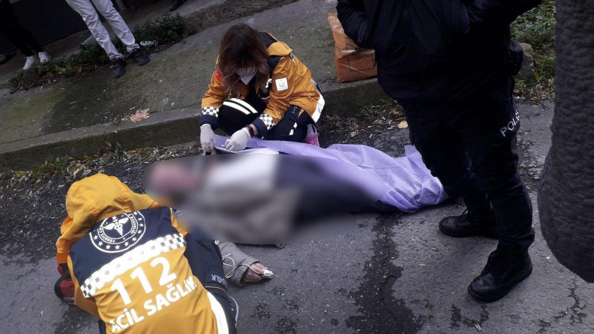 İstanbul'da kısıtlama öncesi alışverişe çıkan yaşlı adam, hayatını kaybetti