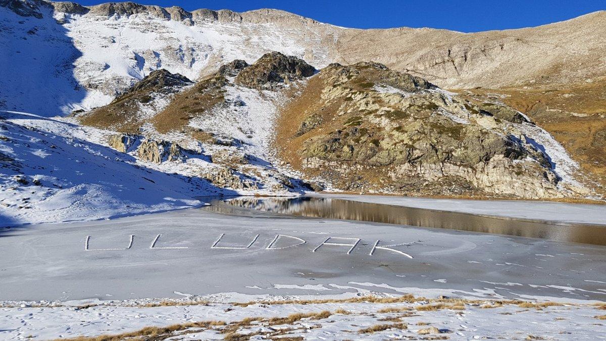 Uludağ’daki donan göller üzerinde kamp yaptılar
