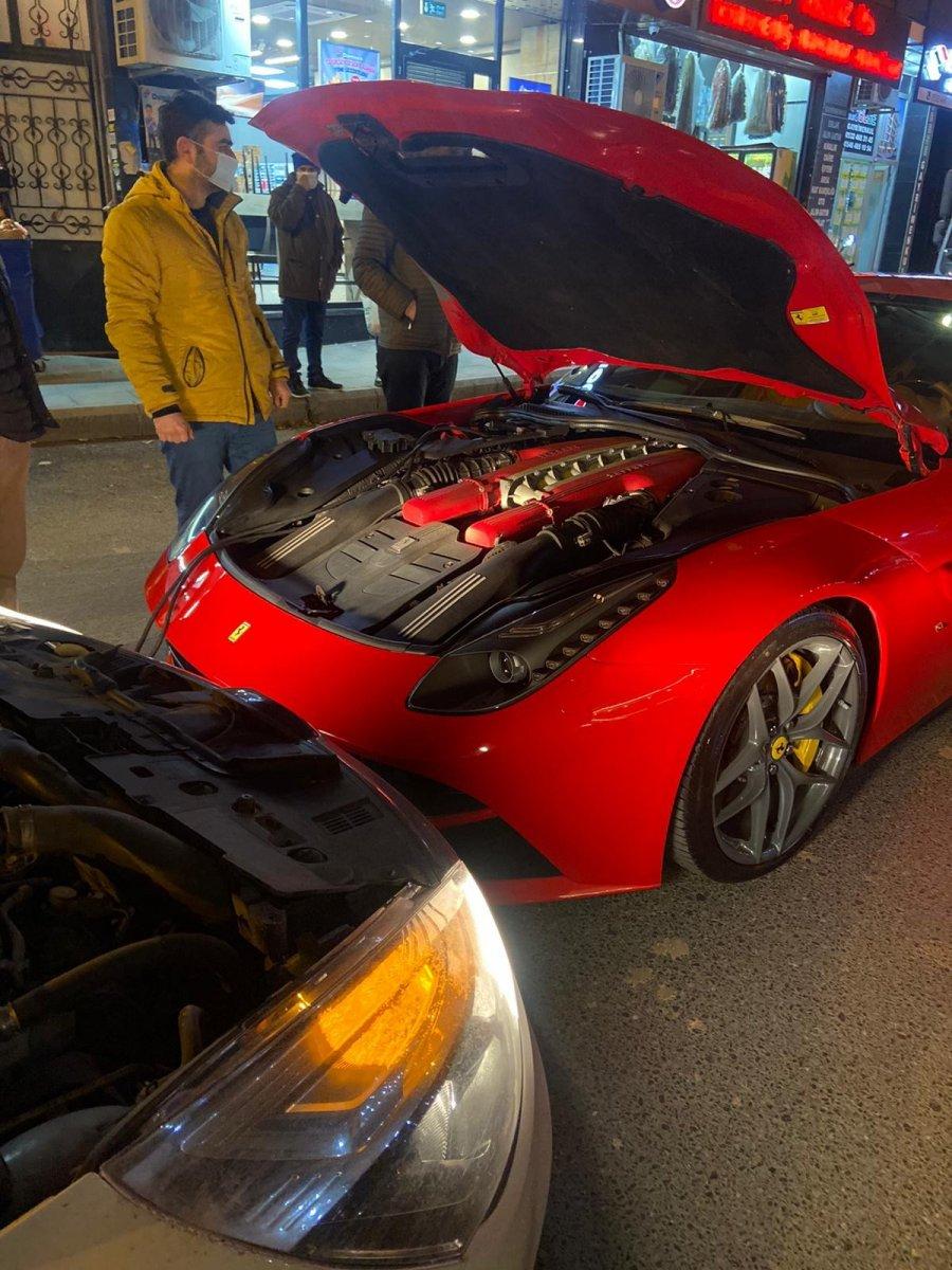 İstanbul’da 5 milyon liralık ultra lüks otomobil yolda kaldı