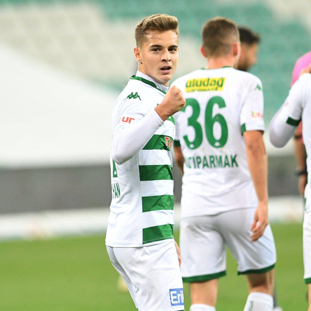 Bursasporlu Batuhan Kör'ün performansı dikkat çekiyor