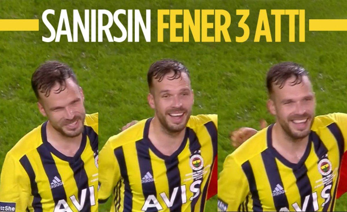 Filip Novak taraftardan özür diledi