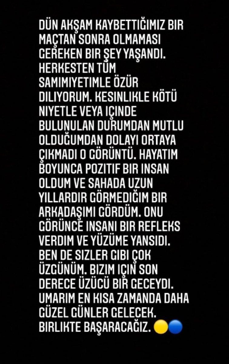 Filip Novak taraftardan özür diledi