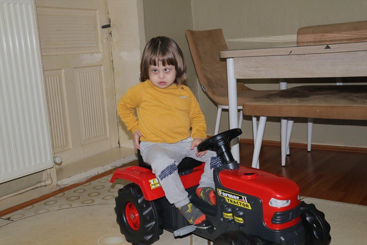 Yozgat'ta down sendromlu lösemi hastası Umut, tedavisine destek bekliyor