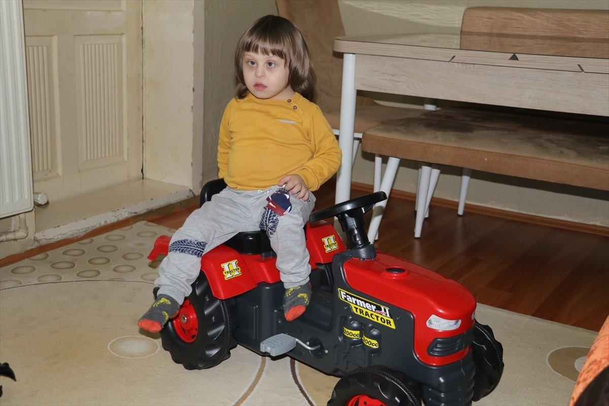 Yozgat'ta down sendromlu lösemi hastası Umut, tedavisine destek bekliyor