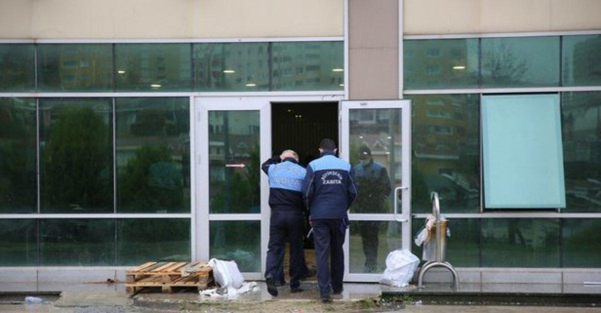 İBB zabıtasından Başakşehir'de akıl almaz uygulama, kilidi kırıp içeri girdiler