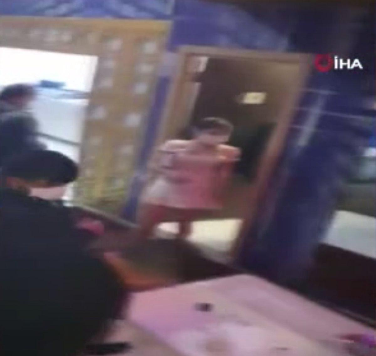 Konya'da yasağı delip, eğlence mekanına gittiler