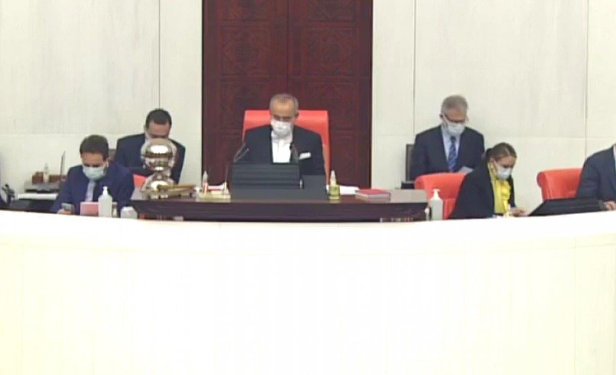 CHP'li Ömer Fethi Gürer, 40 saniyede 6 soru sordu