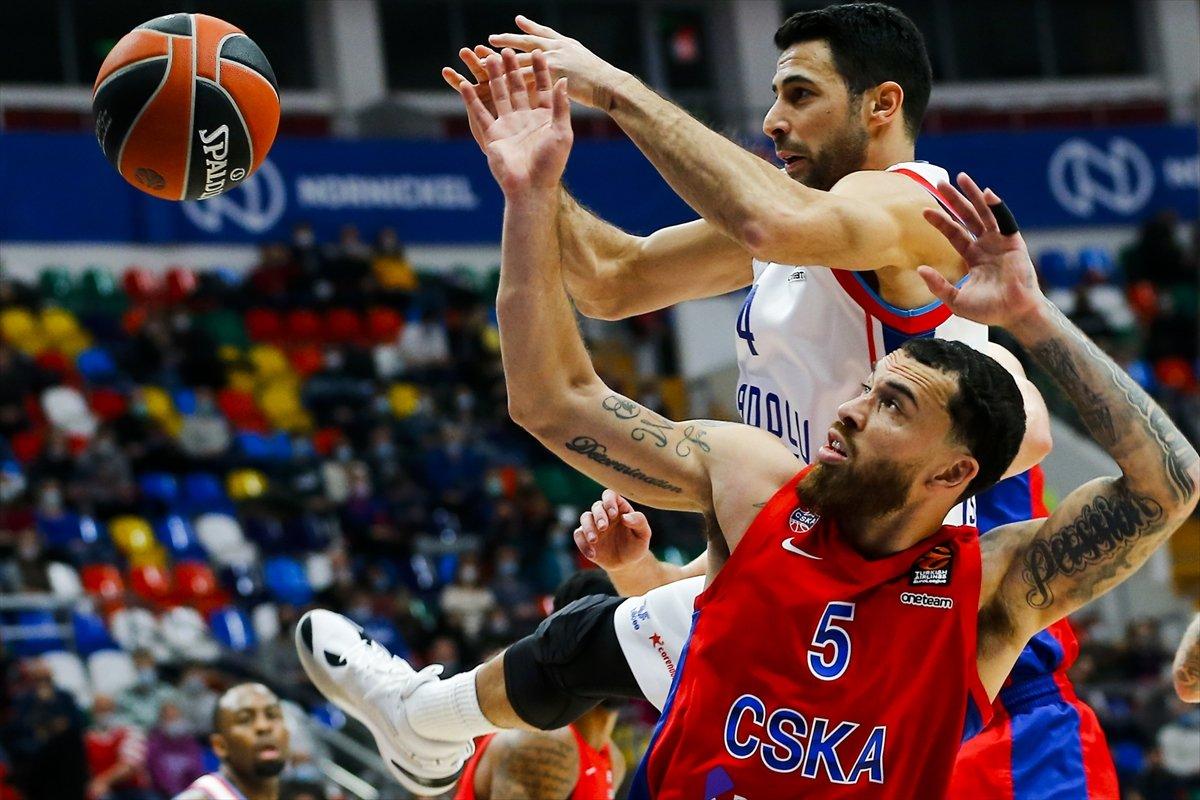 Anadolu Efes Avrupa Ligi'nde CSKA Moskova'dan fark yedi