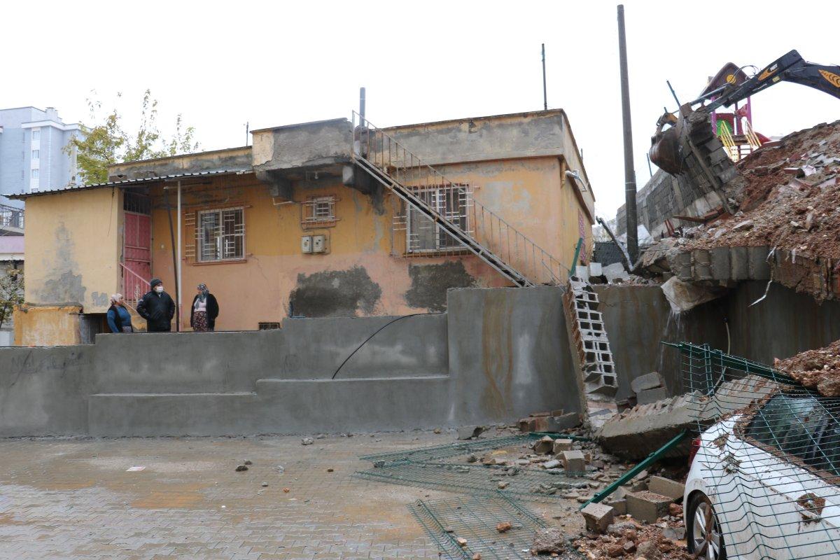 Kahramanmaraş'ta istinat duvarı çöktü