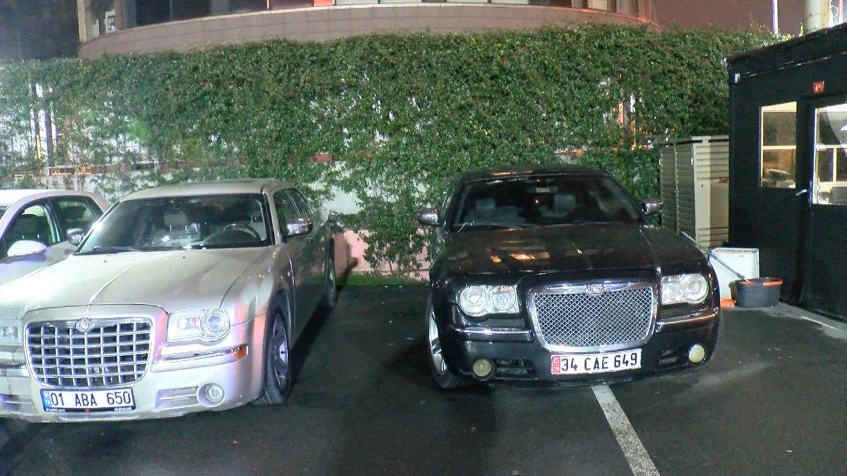 Bahçelievler'de park halindeki iki lüks araç kurşunlandı