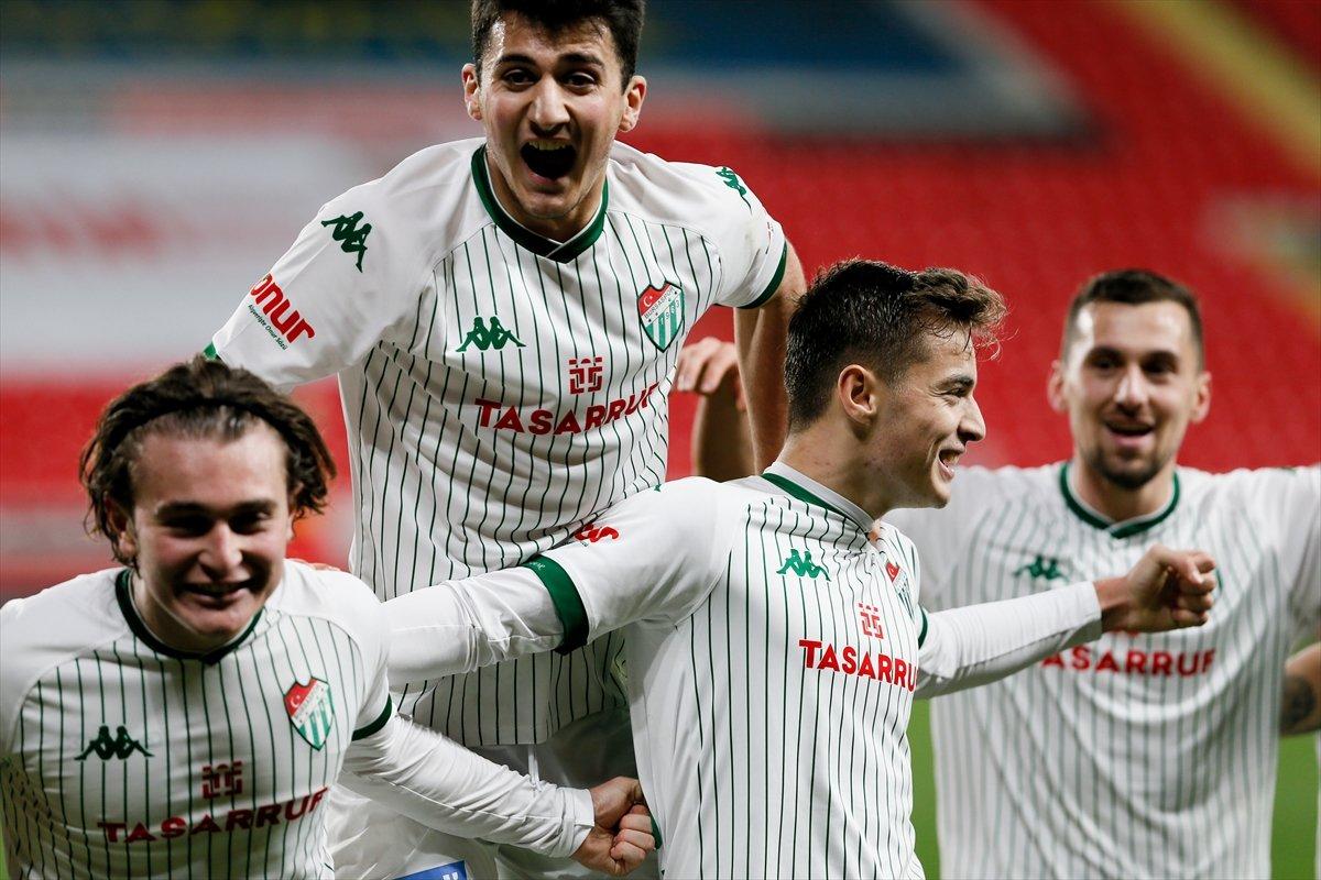 Göztepe'yi uzatmalarda yenen Bursaspor, Türkiye Kupası'nda son 16'da