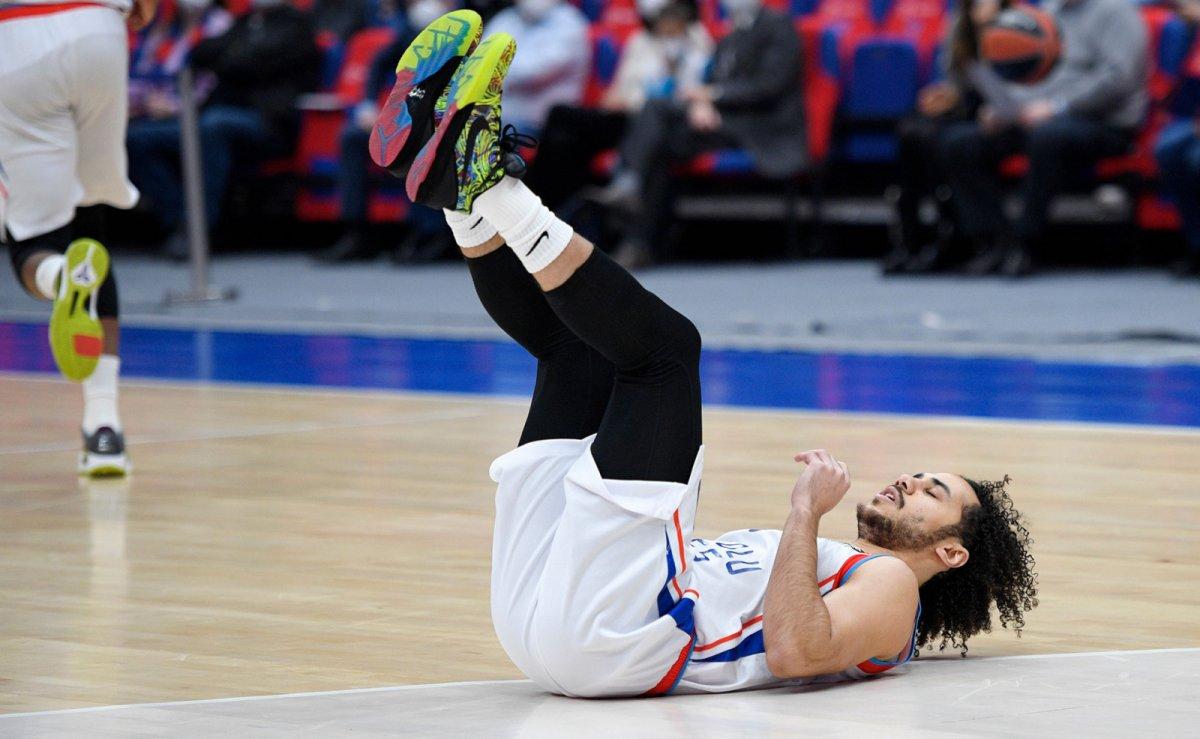 Anadolu Efes Avrupa Ligi'nde CSKA Moskova'dan fark yedi