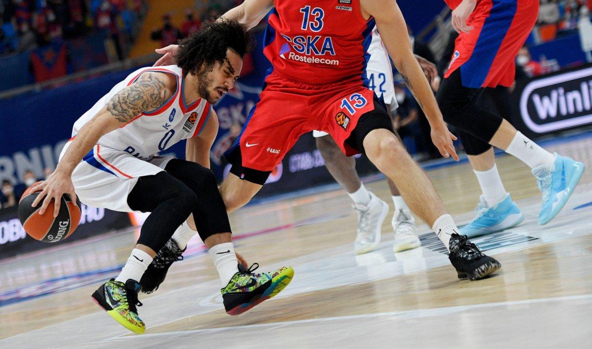 Anadolu Efes Avrupa Ligi'nde CSKA Moskova'dan fark yedi