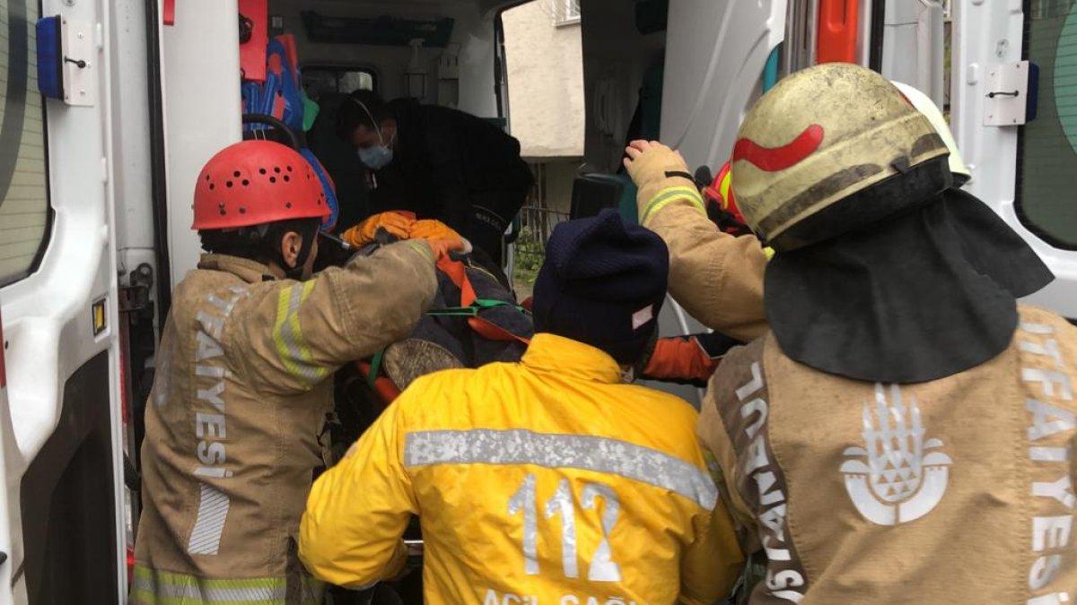 Avcılar'da 5 katlı binanın 3 balkonu çöktü